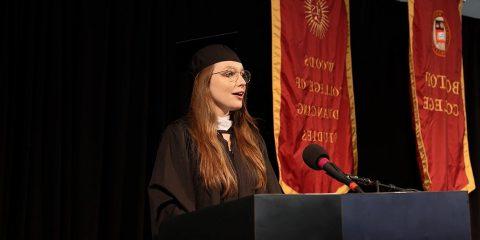 莉迪亚·卡瓦略在毕业典礼上的演讲